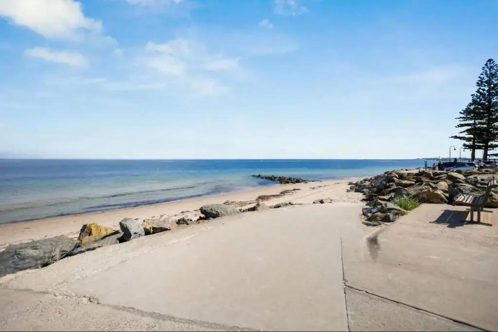 Beachside Retreat With Ocean Views In Glenelg 0*,